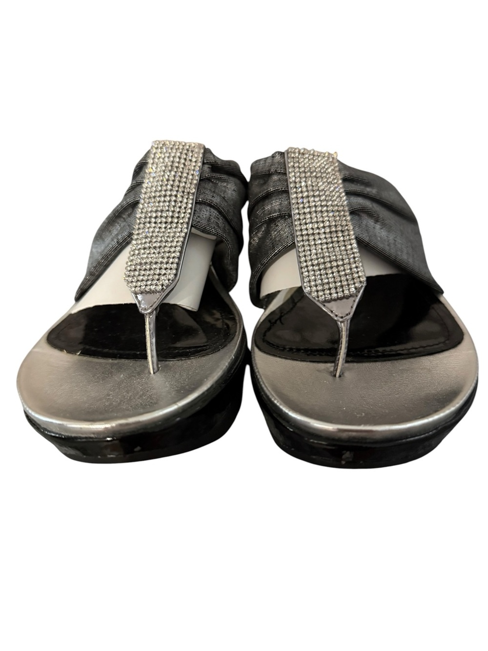Kenneth Cole Reaction Pepe Cross Jewel Thong Sandals, Size 7.5 Med. New!